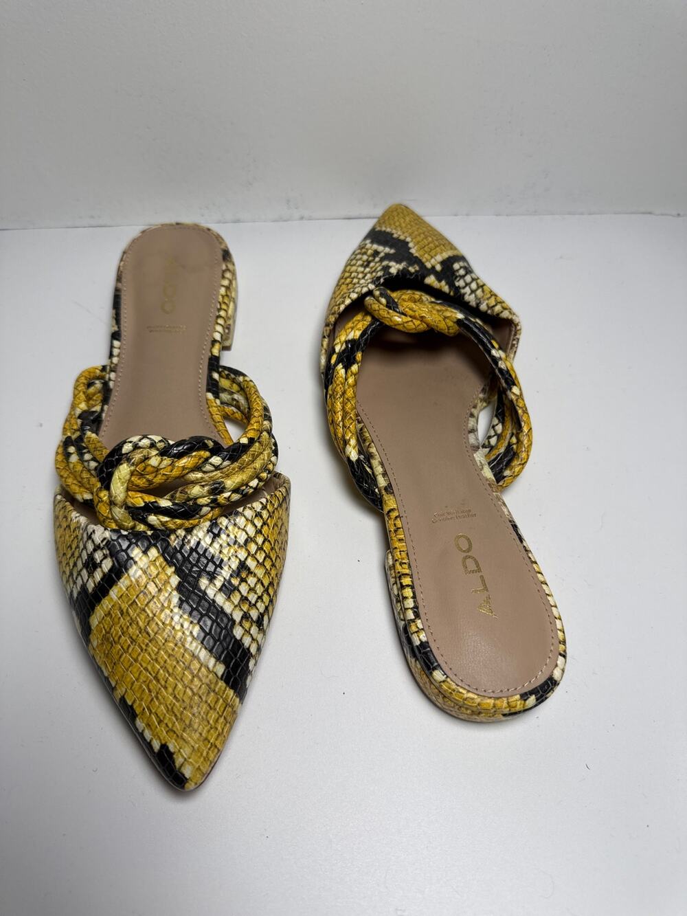 ALDO Knottie Yellow Snake Print Pointed Toe Flat Mules Slides Womens Size 8